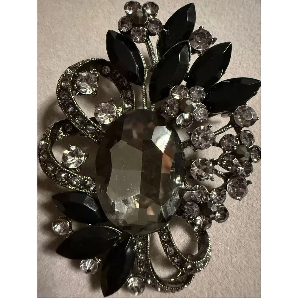 Vintage Women Brooch Black Crystal Rhinestone Floral Statement Pin